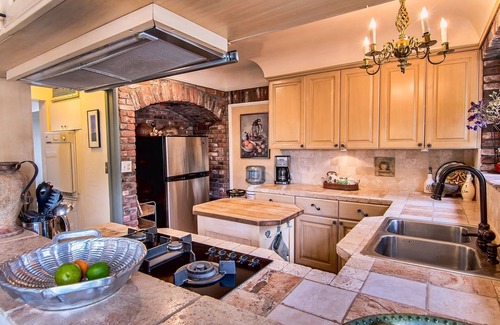 Beverly Grove House | SPRING SALE! Low rates for spring dates! Private Oasis in Middle of LA Action
