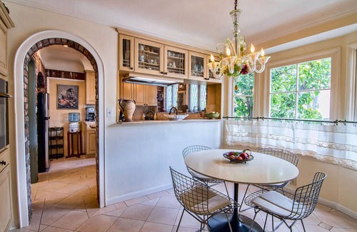 Beverly Grove House | SPRING SALE! Low rates for spring dates! Private Oasis in Middle of LA Action