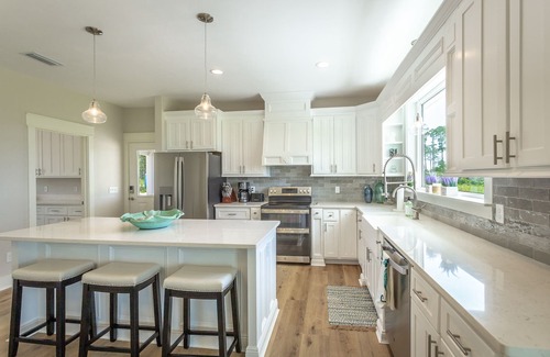 Carrabelle House | SPRING SPECIAL! "Rested & Ready" Charming, family-sized home with bay views