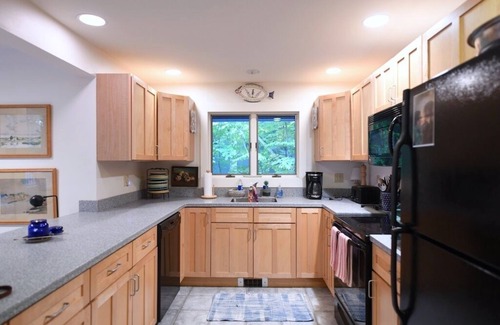 Harrison House | * SPRING SPECIAL * Spacious 4-bedroom home w/sunset views over Long Lake!