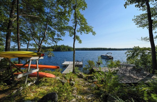 Harrison House | * SPRING SPECIAL * Spacious 4-bedroom home w/sunset views over Long Lake!