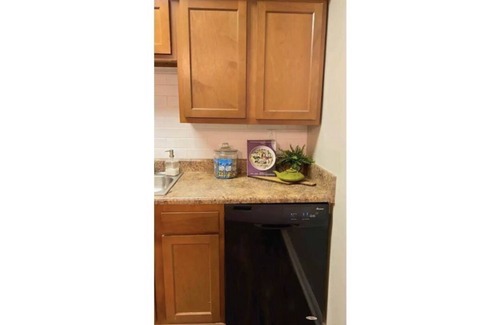 Mableton House | Spring Townhome mins to Six Flags Truist Park ATL