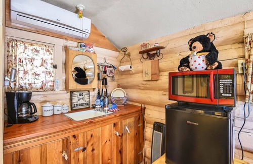 Parks Cabin | Spring Valley Retreat | 5 Historic Cabins | Sleeps 24 | Near Grand Canyon & Flagstaff