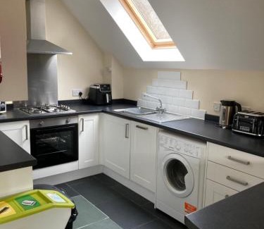 West Laroch Apartment | Springbank Apartment - Sleeps 4 - Pet Friendly