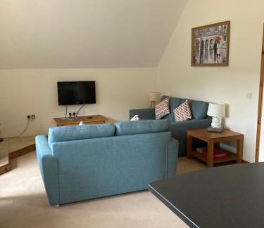 West Laroch Apartment | Springbank Apartment - Sleeps 4 - Pet Friendly