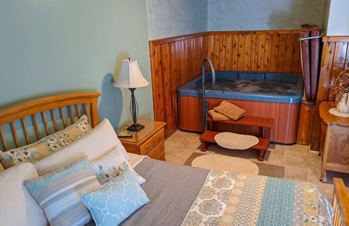 Prudenville Bed & Breakfast | Springbrook Inn AuSable