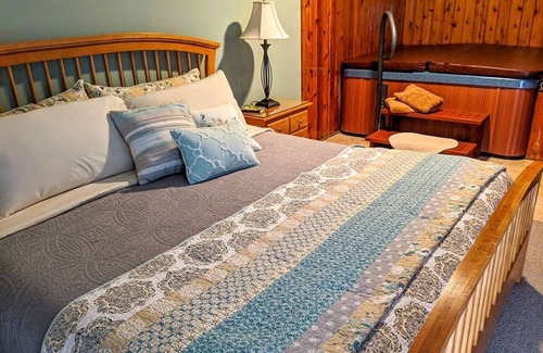 Prudenville Bed & Breakfast | Springbrook Inn AuSable