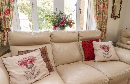 Chipping Cottage | SPRINGFIELD COTTAGE, pet friendly, with open fire in Chipping