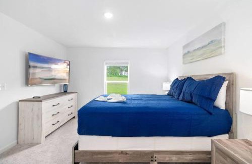 Spring Hill House | Springhill Retreat! 3 bed, 2 Bath!