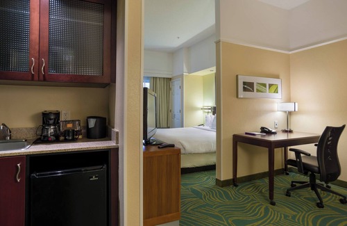 Feather Sound Hotel | SpringHill Suites by Marriott St. Petersburg Clearwater