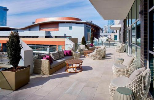 Sobro Hotel | SpringHill Suites by Marriott Nashville Downtown/Convention Center