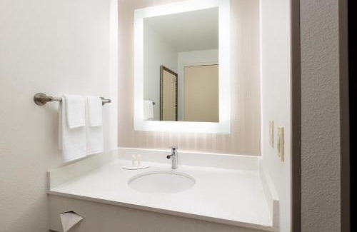 Raisin Hotel | SpringHill Suites Fresno