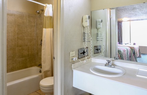 Opelika Hotel | Springwood Hotel