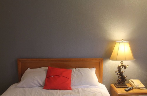 Opelika Hotel | Springwood Hotel