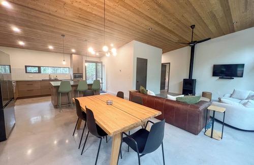 Copper Harbor House | Spruce House: Autumn Bliss at Spruce House: Stunning Views and Cozy Retreats