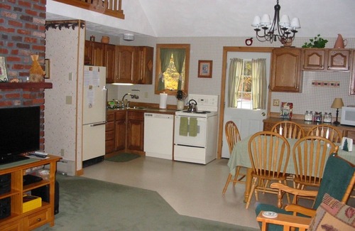 Salsbury Cove House | 'Spruce Lodge at Hadley Point' Totally Captures the Feeling of Maine!