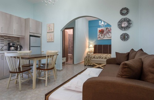 Kalamaki Apartment | Spyros Aptmnts - Studio Ariadni with communal pool