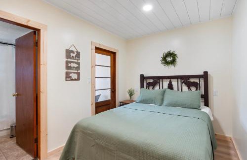 Holderness House | Squam waterfront 2 bed 2bath (Suite 8)