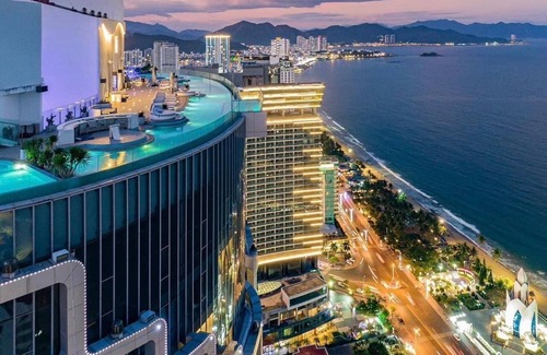 Tran Phu Beach Apartment | Square Apartment seaview with VietNam's highest rooftop pool and sky bar