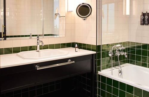 La Roche-sur-Yon Hotel | Square Lodge Hotel La Roche Sur Yon - Handwritten Collection