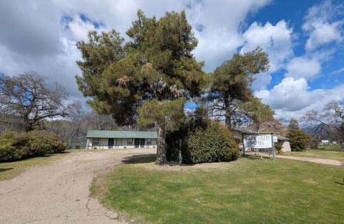 Squaw Valley Hotel | Squaw Valley Motel Room 1