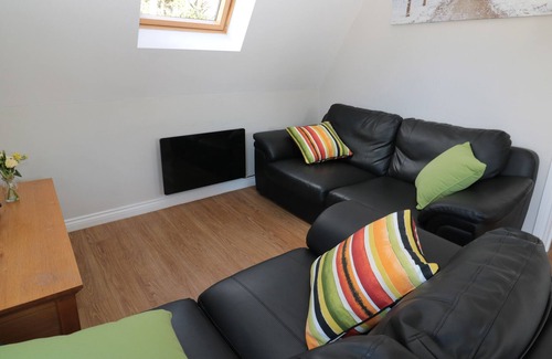 Otterburn Cabin | SQUIRREL LODGE, pet friendly, character holiday cottage in Otterburn