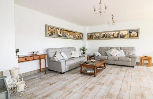 Gorran House | Squirrels Dray