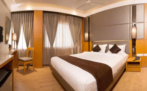 Aranthangi Hotel | Sri Aadhish Grand Hotel