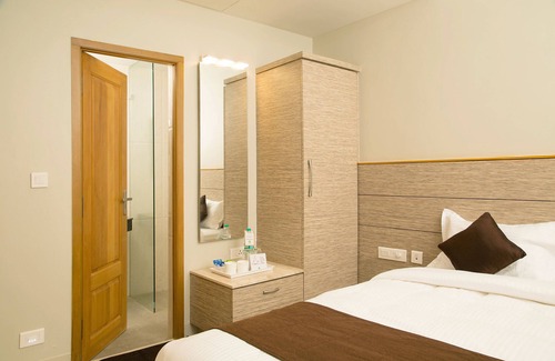 Aranthangi Hotel | Sri Aadhish Grand