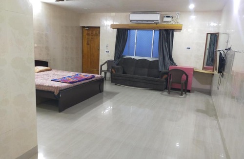 Mahabalipuram Beach House | sridhar guest house 7010696049 mahabalipuram