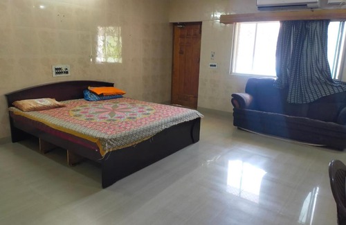 Mahabalipuram Beach House | sridhar guest house 7010696049 mahabalipuram