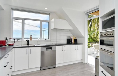 Mount Pleasant Apartment | St Andrews Hill-Perfect for families who want to stay close to a beach