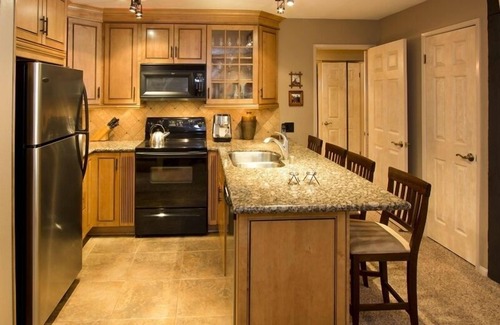 Mammoth Lakes Condo | St Anton Condos #12 (2-Bedroom) with Pool by RedAwning