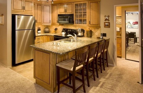Mammoth Lakes Condo | St Anton Condos #12 (2-Bedroom) with Pool by RedAwning