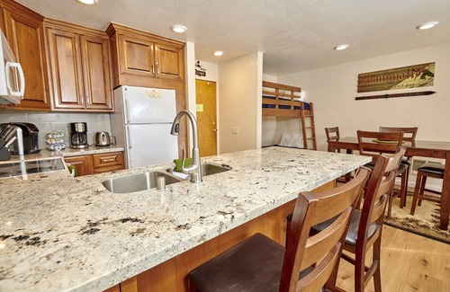 Mammoth Lakes Condo | St Anton Condos #25 (1-Bedroom) with Pool by RedAwning