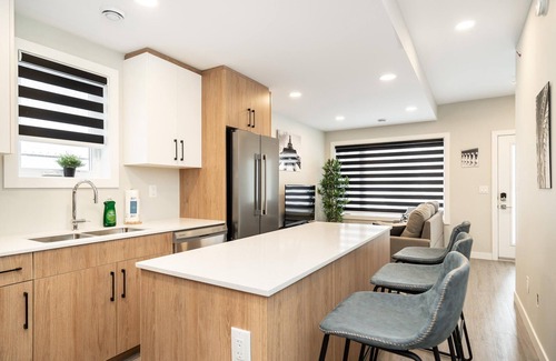 Winnipeg House | St. Boniface+Delightful 2 Bdr + Fast Wifi(2-372)