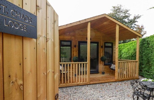 Luxulyan Cottage | ST. CHAD'S LODGE, romantic, character holiday cottage in Luxulyan