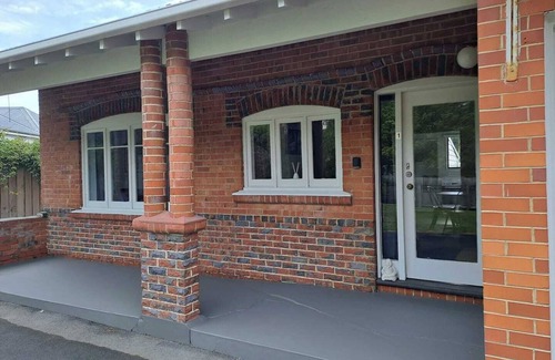 St. Clair House | St Clair Stay – Walk to the Surf - 2 bedrooms