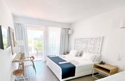 Kato Gouves Hotel | St. Constantin Beach Hotel and Spa