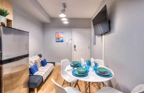 Plateau Mont Royal Condo | St.Denis Best Downtown 2 Bedroom Apartment