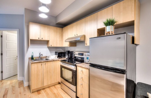 Plateau Mont Royal Condo | St.Denis Best Downtown 2 Bedroom Apartment