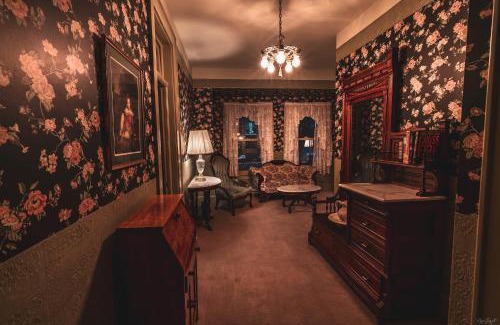 Ouray Hotel | St. Elmo Hotel