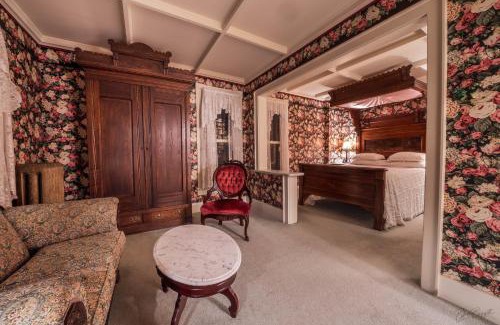 Ouray Hotel | St. Elmo Hotel