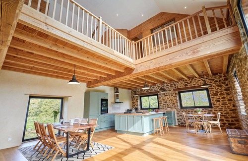 Saint-Aubin-de-Terregatte House | Stunning private villa for 6 people with WIFI, TV, terrace and pets allowed