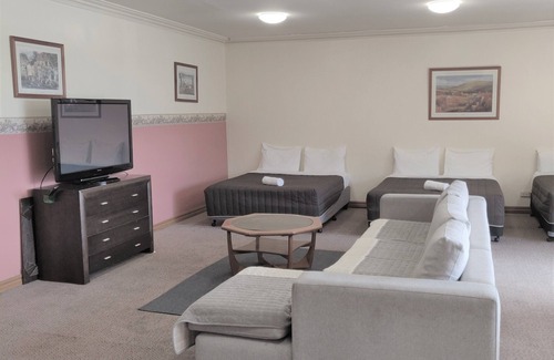 Thornbury Hotel | St Georges Motor Inn