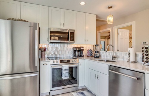 Oceanmarsh Subdivision Condo | St Helena Island Condo w/Beach Views & Porch!