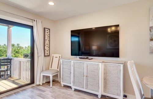 Oceanmarsh Subdivision Apartment | St Helena Island Condo with Beach Views and Porch!