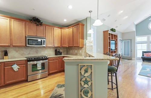 St. James Condo | St James Condo near Pub, Pool, and Marina.nnnnnnnnnnnnnnnnnnnnnnnnnnnnnnn