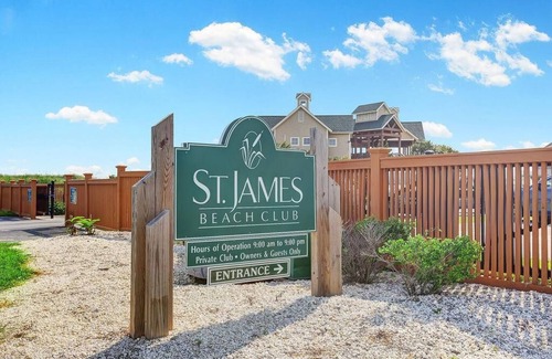 St. James House | St James first floor Studio unit Golf course view