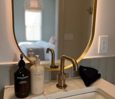 Bayfield Hotel | St. James Social